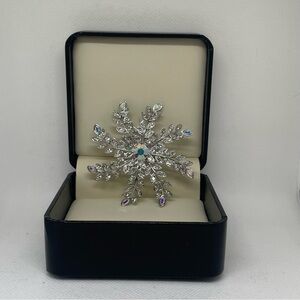 Vintage Jewelry Avon Crystal Snowflake Brooch Aurora Borealis Gold Tone